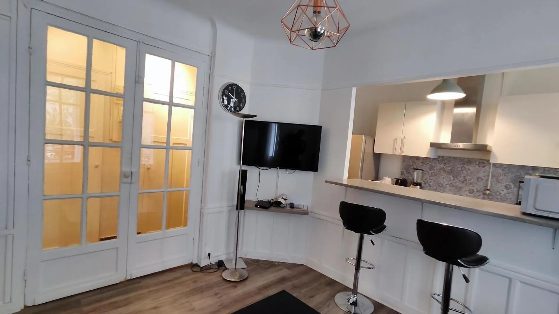And Cozy 1b In The Heart Of Paris
