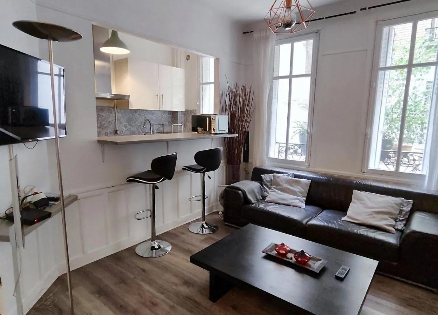 Apartment And Cozy 1b In The Heart Of Paris